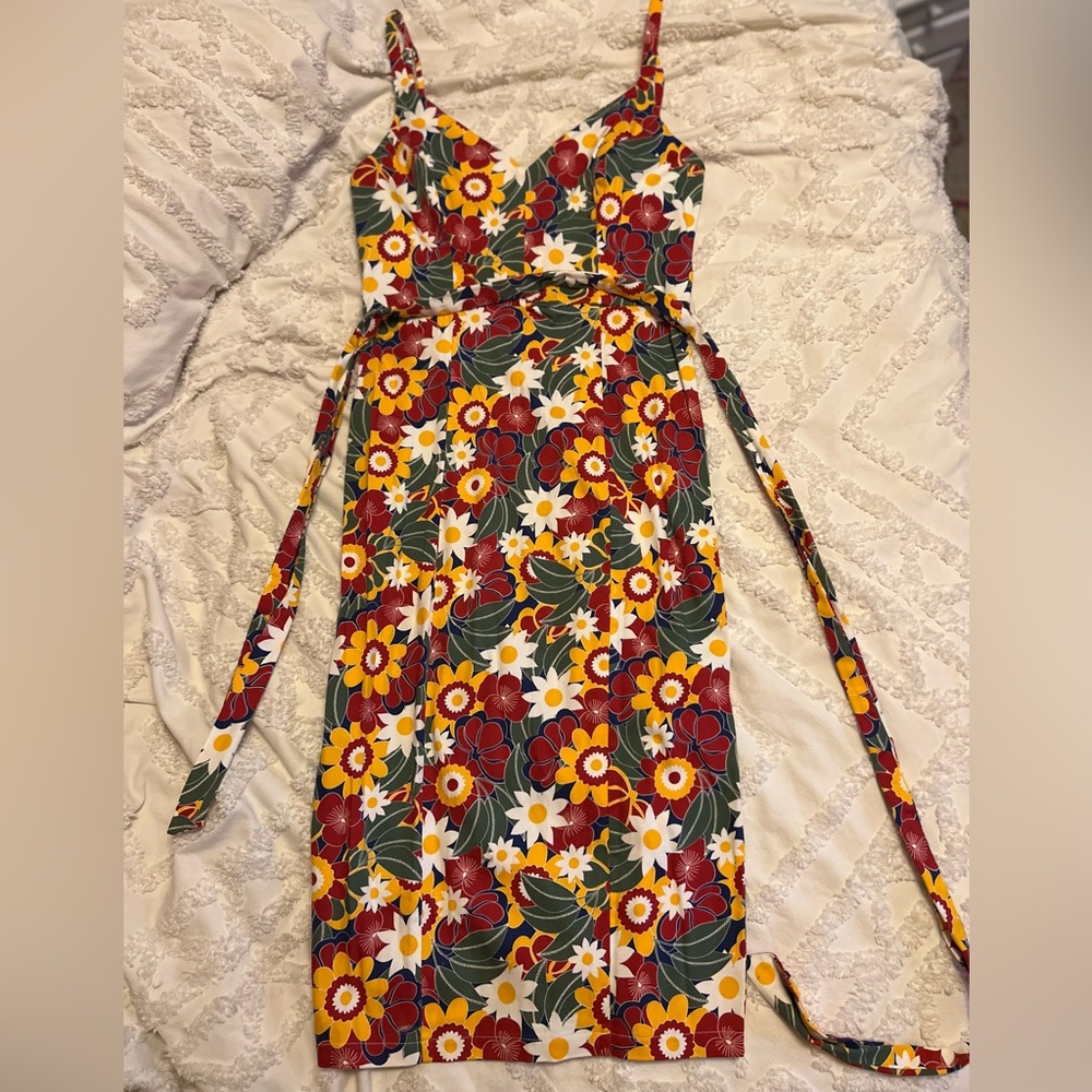 Vibrant Floral pin-up Wiggle Dress in Red and Yellow